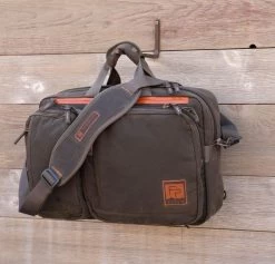 Fishpond Boulder Briefcase Peat Moss 13 Fishpond Boulder Briefcase Peat Moss -Fishing Equipment Shop Fishpond Boulder Briefcase Peat Moss BB PM boulderbriefcase front2