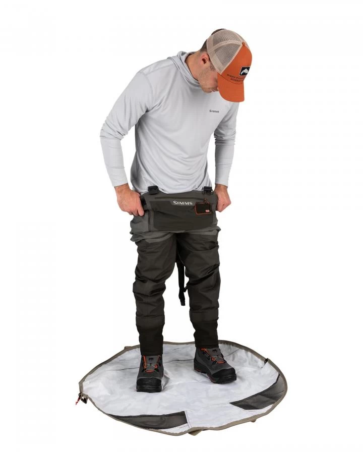 Simms Taco Bag Hex Flo Camo Carbon 3 Simms Taco Bag Hex Flo Camo Carbon - Image 3