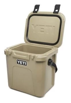 YETI Roadie 24 Cool Box Tan 11 YETI Roadie 24 Cool Box Tan -Fishing Equipment Shop YETI Roadie 24 Cool Box Tan SKU 0111 TAN 200259 roadie 24 campaign website assets deserttan quarter open 1680x1204 e930c525 2c9c 46af b043 1edaaf21ff1a 1024x1024@2x