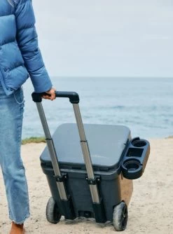 YETI Roadie 48 Wheeled Cool Box Charcoal 30 YETI Roadie 48 Wheeled Cool Box Charcoal -Fishing Equipment Shop YETI Roadie 48 Wheeled Cool Box Charcoal SKU 0121 CHA sku 0121 cha 11